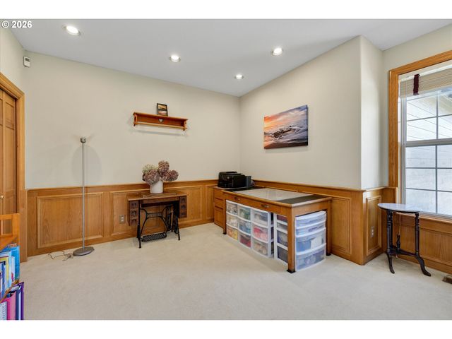 1969 Ne 20TH Ave, Canby, OR 97013