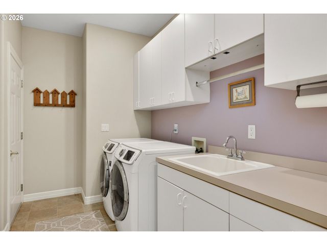 1969 Ne 20TH Ave, Canby, OR 97013