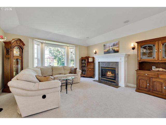 1969 Ne 20TH Ave, Canby, OR 97013