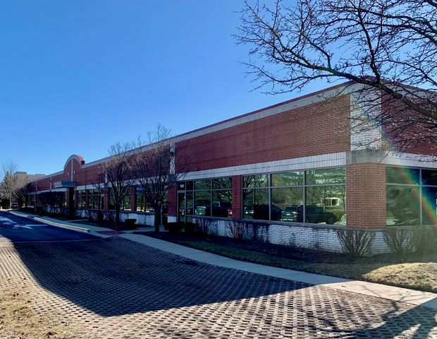 1035 E Woodfield Road, Schaumburg, IL 60173