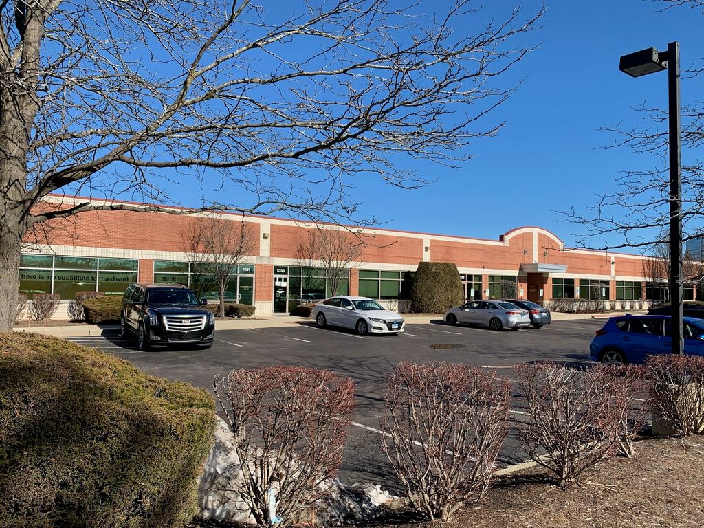 1035 E Woodfield Road, Schaumburg, IL 60173