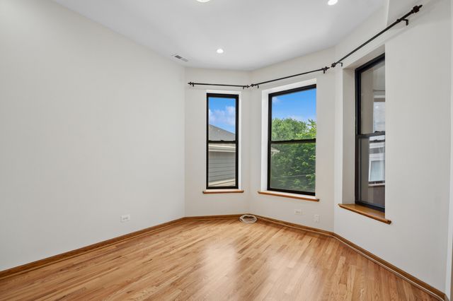 6137 S KIMBARK Avenue 3, Chicago, IL 60637