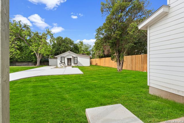 158 S ACADEMY AVE, New Braunfels, TX 78130