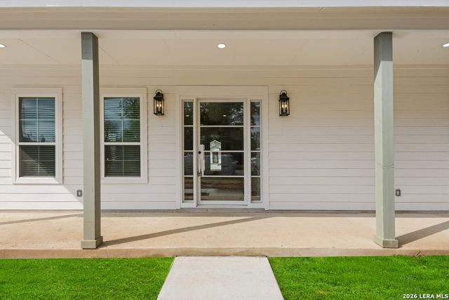 158 S ACADEMY AVE, New Braunfels, TX 78130