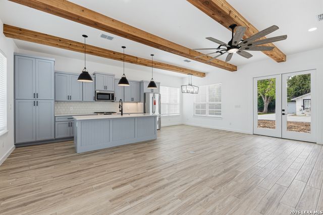 158 S ACADEMY AVE, New Braunfels, TX 78130