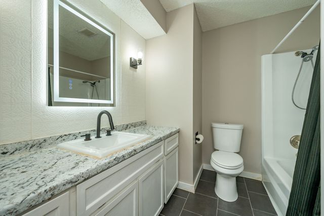 8002 Alpine Drive, Urbandale, IA 50322