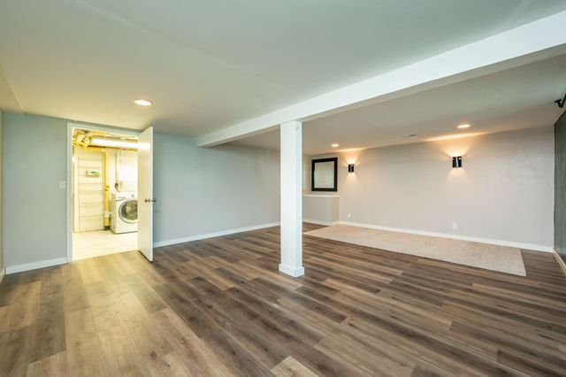 8002 Alpine Drive, Urbandale, IA 50322