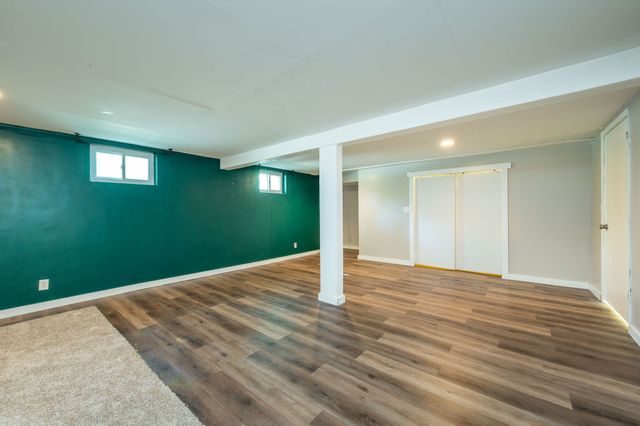 8002 Alpine Drive, Urbandale, IA 50322