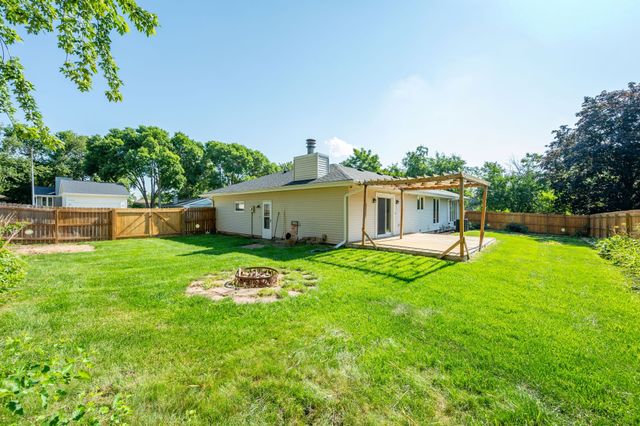 8002 Alpine Drive, Urbandale, IA 50322
