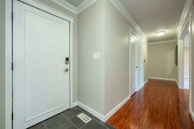 8002 Alpine Drive, Urbandale, IA 50322