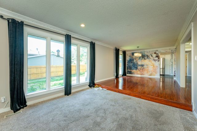 8002 Alpine Drive, Urbandale, IA 50322