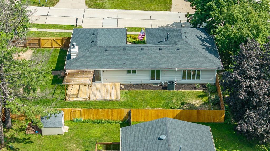 8002 Alpine Drive, Urbandale, IA 50322