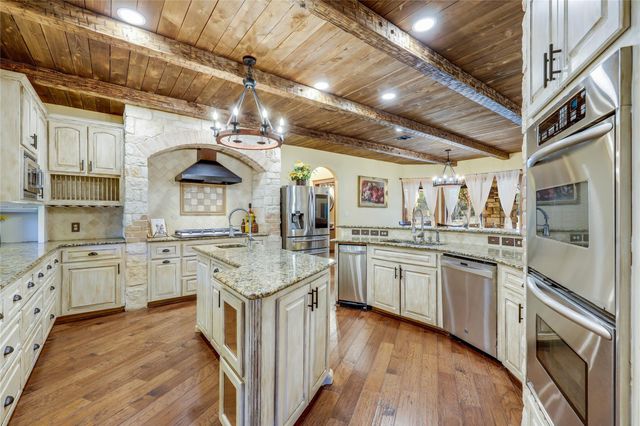 18001 Crystal CV, Jonestown, TX 78645