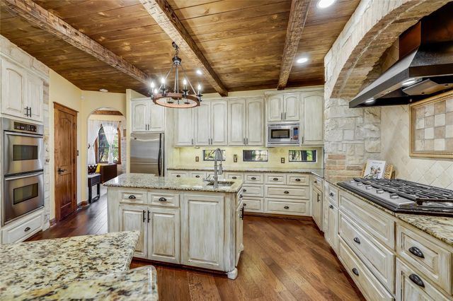 18001 Crystal CV, Jonestown, TX 78645
