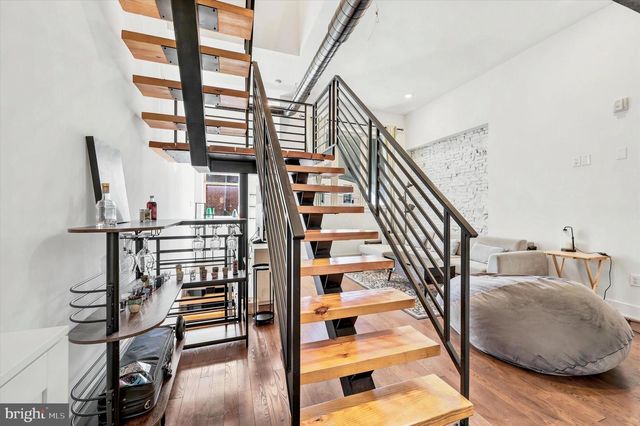 2318 E CABOT ST, Philadelphia, PA 19125