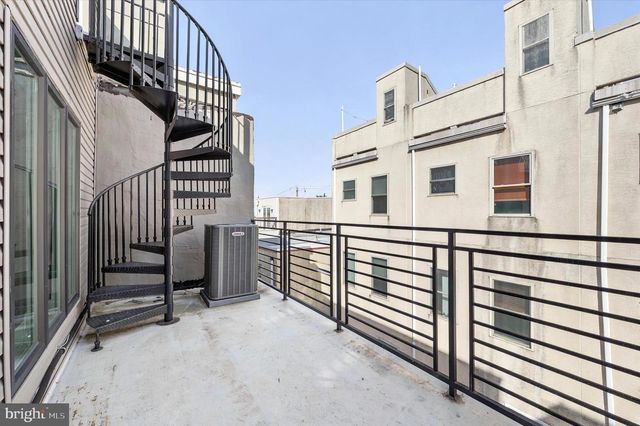 2318 E CABOT ST, Philadelphia, PA 19125