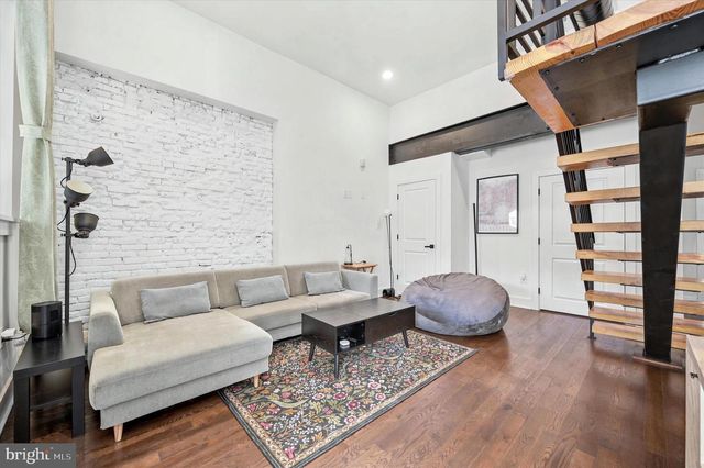 2318 E CABOT ST, Philadelphia, PA 19125