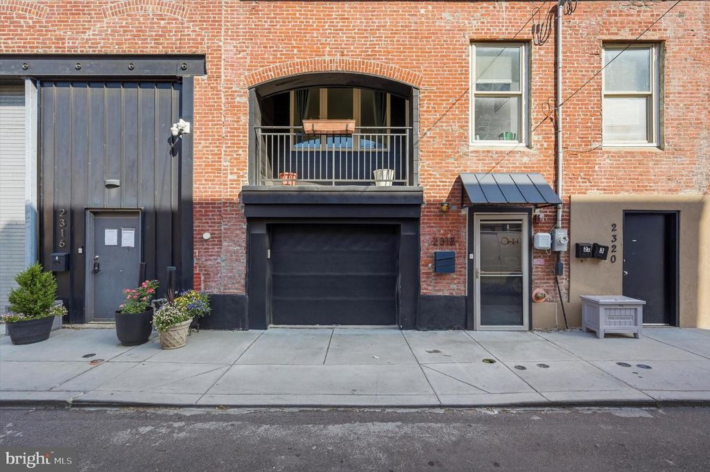 2318 E CABOT ST, Philadelphia, PA 19125