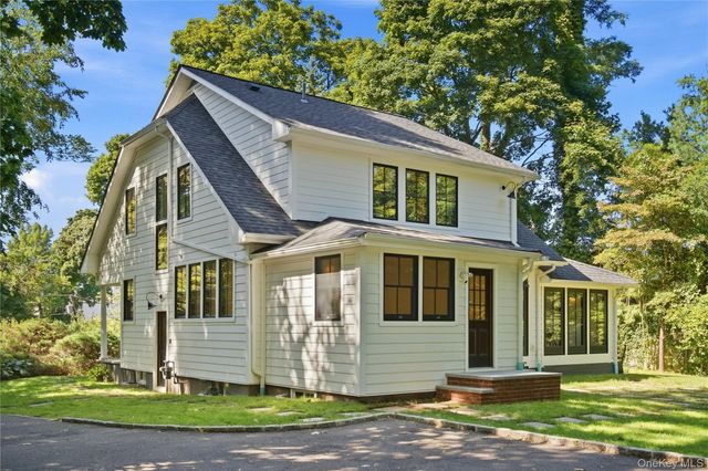 10 The Locusts, Roslyn Estates, NY 11576