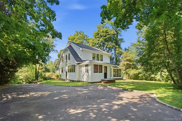 10 The Locusts, Roslyn Estates, NY 11576