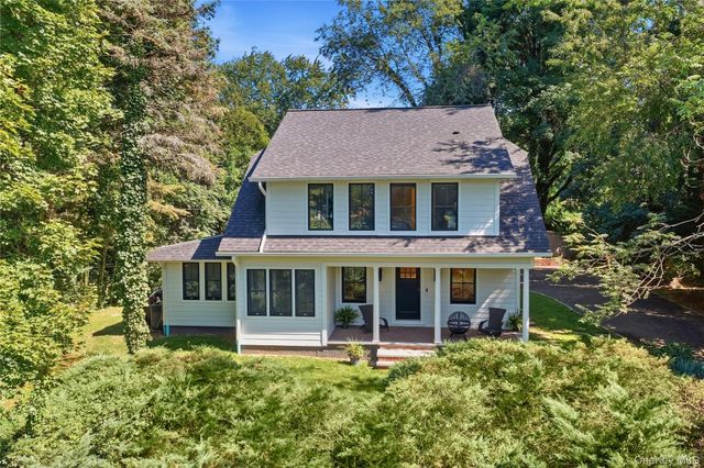 10 The Locusts, Roslyn Estates, NY 11576