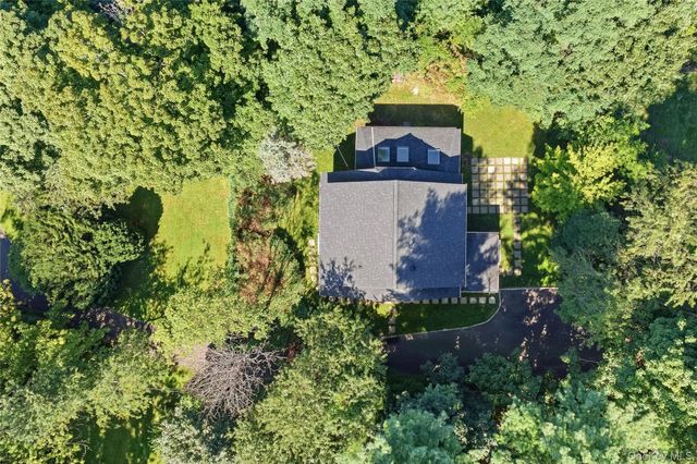 10 The Locusts, Roslyn Estates, NY 11576