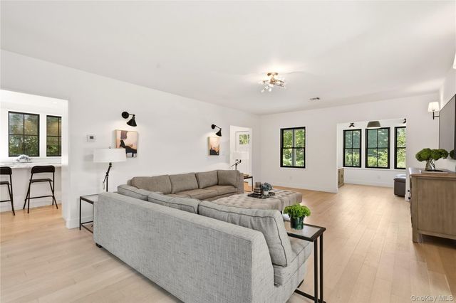10 The Locusts, Roslyn Estates, NY 11576