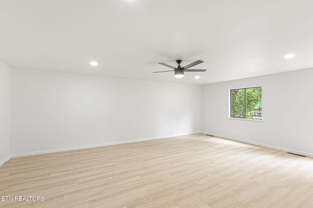 517 Sherwood Drive, Maryville, TN 37801