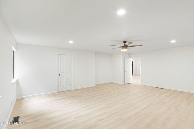 517 Sherwood Drive, Maryville, TN 37801