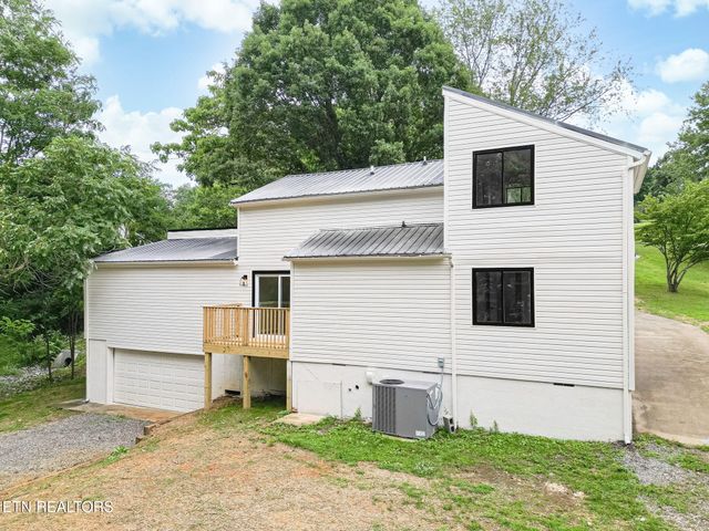 517 Sherwood Drive, Maryville, TN 37801