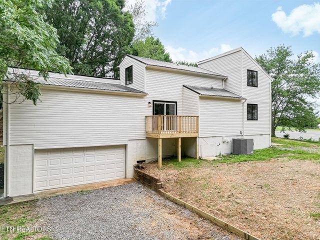 517 Sherwood Drive, Maryville, TN 37801