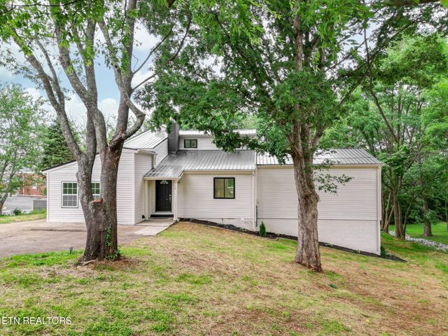 517 Sherwood Drive, Maryville, TN 37801