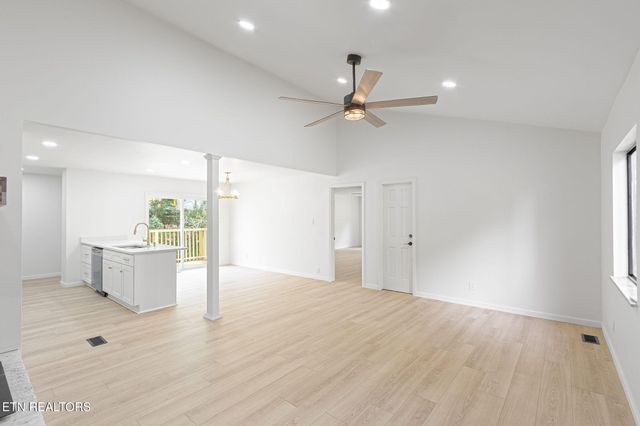 517 Sherwood Drive, Maryville, TN 37801