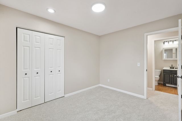 205 Park Lane Circle, Eldridge, IA 52748