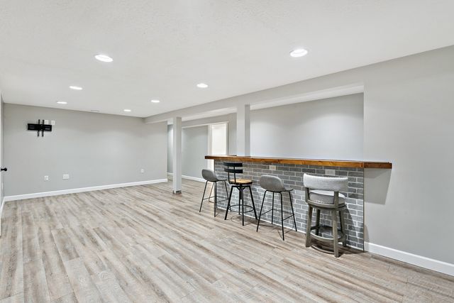 205 Park Lane Circle, Eldridge, IA 52748