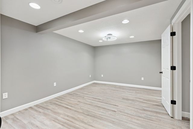 205 Park Lane Circle, Eldridge, IA 52748