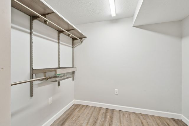 205 Park Lane Circle, Eldridge, IA 52748