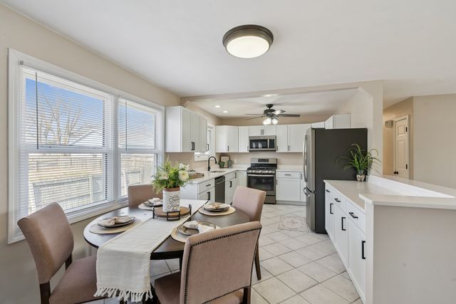 205 Park Lane Circle, Eldridge, IA 52748