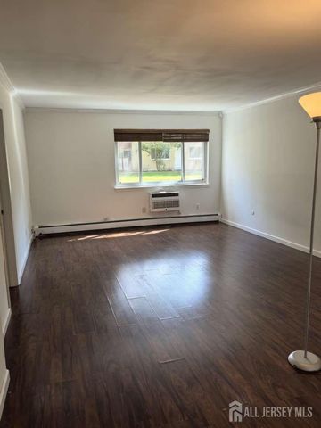 22 Lake Avenue 3A, East Brunswick, NJ 08816
