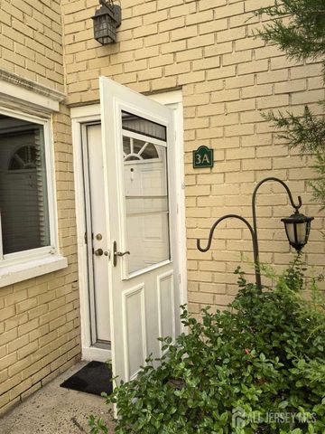 22 Lake Avenue 3A, East Brunswick, NJ 08816
