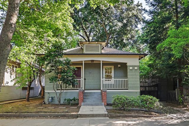 2306 D St, Sacramento, CA 95816