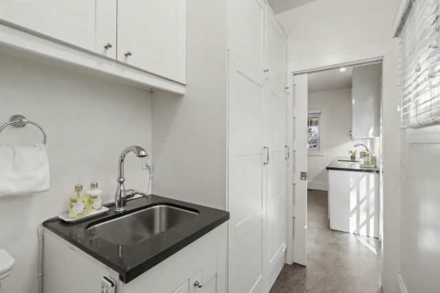 2306 D St, Sacramento, CA 95816