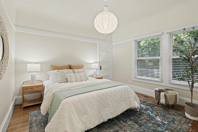 2306 D St, Sacramento, CA 95816
