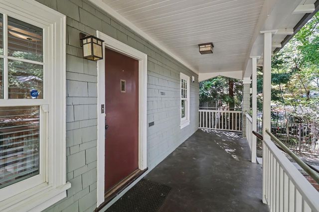2306 D St, Sacramento, CA 95816