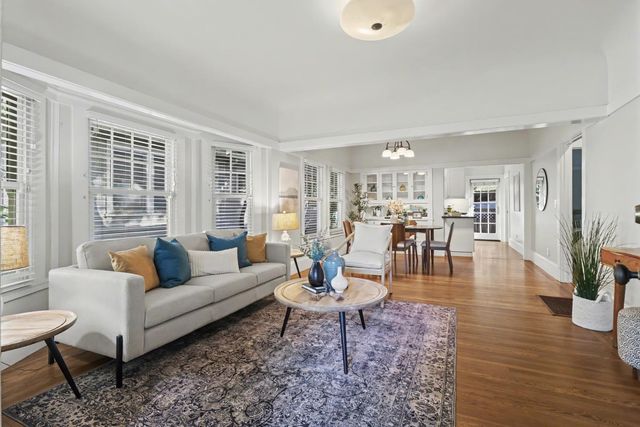 2306 D St, Sacramento, CA 95816