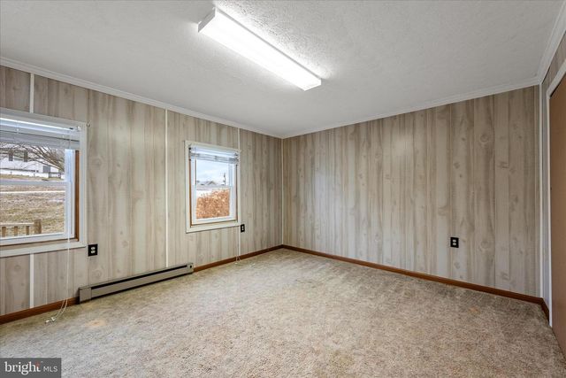 81 STAYMAN DR, Romney, WV 26757