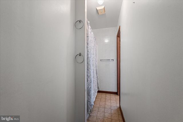 81 STAYMAN DR, Romney, WV 26757