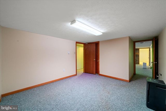 81 STAYMAN DR, Romney, WV 26757