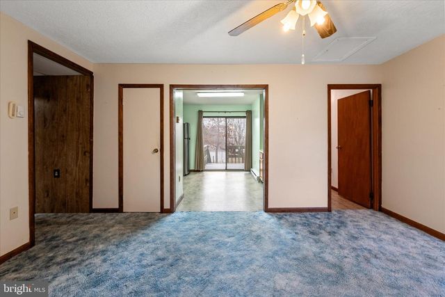 81 STAYMAN DR, Romney, WV 26757