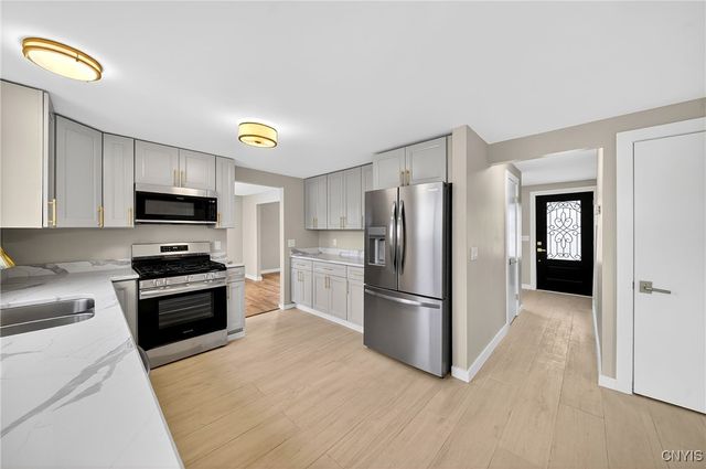 4115 Poplar Drive, Clay, NY 13090